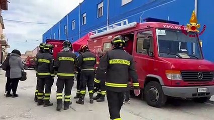 Ravanusa, vigili del fuoco nel cratere dell'esplosione