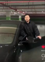 توأم مطابق لإيلون ماسك يظهر في الصين ويصيب العالم بالدهشة