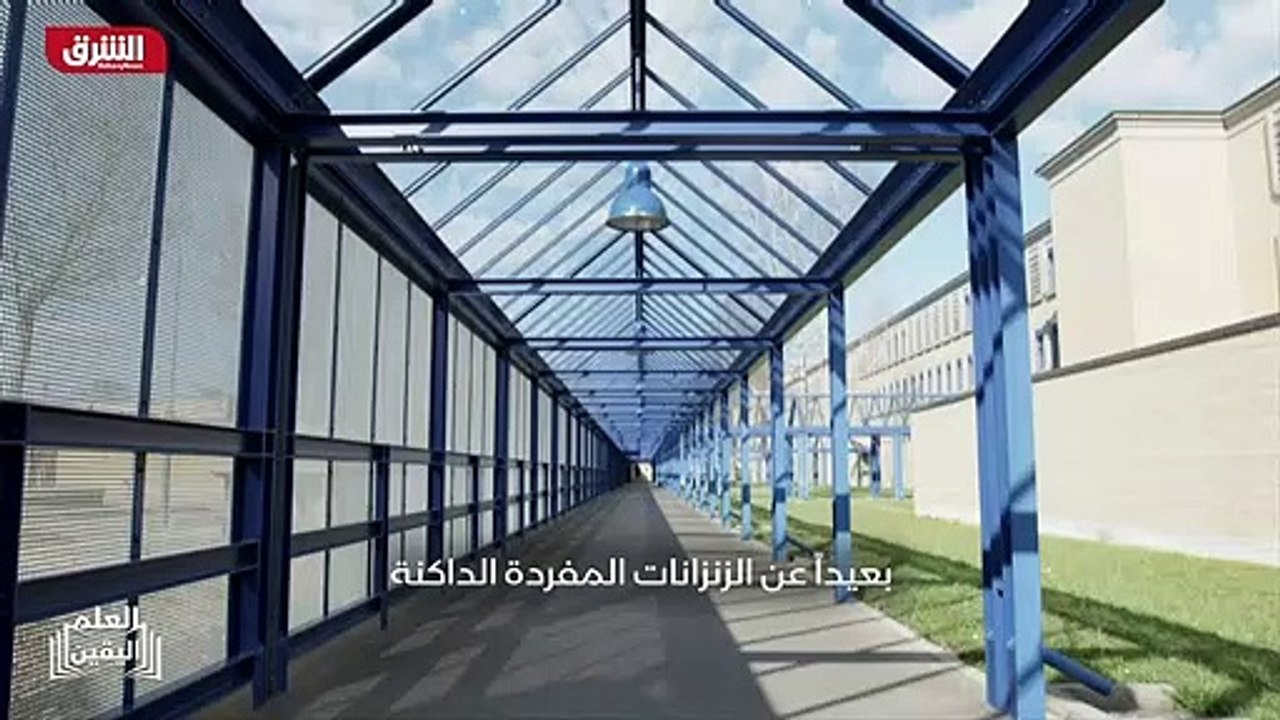 ...السجناء ينظرون للسماء السجين يريد التوبة...