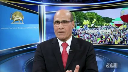 ...له في القطار ما يجب أن يجلس وراء في السي...