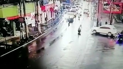 Accidente en zona 1 de Escuintla queda registrado por una videocámara