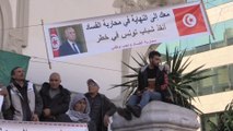 loc: Adeptos y opositores del presidente tunecino se manifiestan en la capital (V)