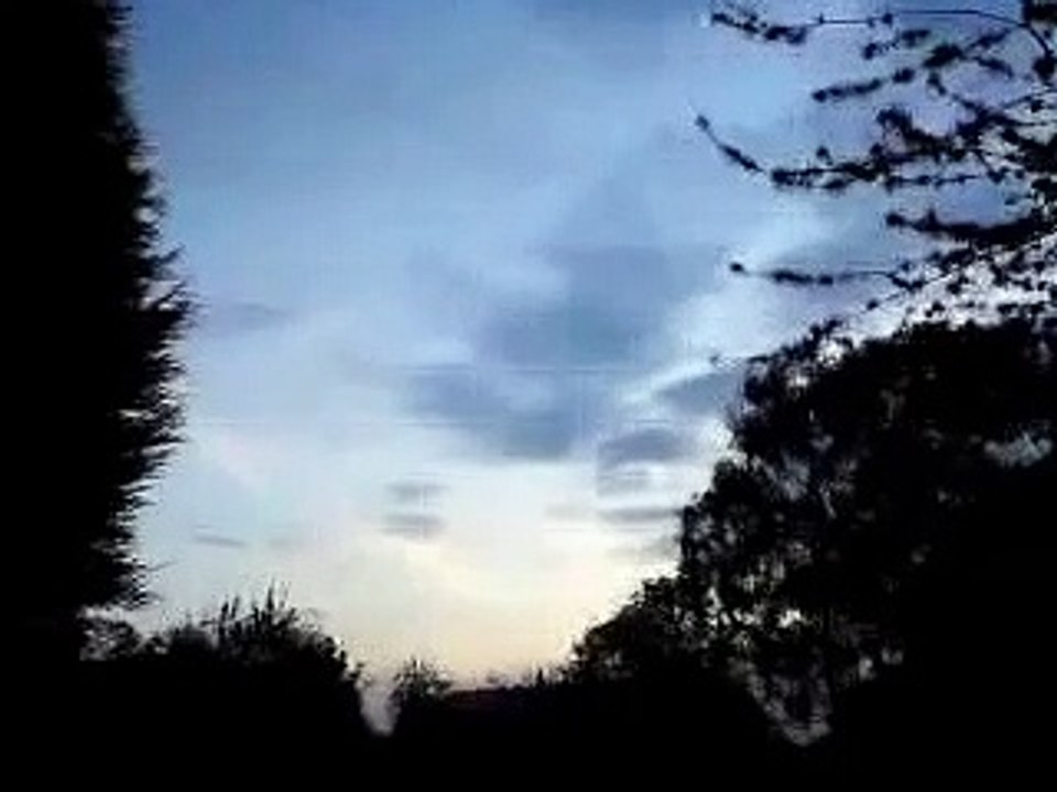 WOW Real UFO sighting in UK datum May 5 2009