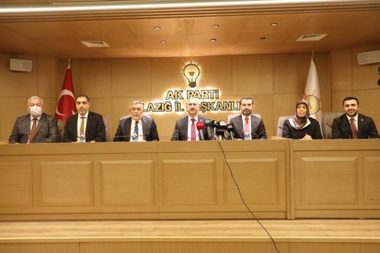 Adalet Bakanı Gül: AK Parti milletle beraber yol yürüme siyasetinin adıdır