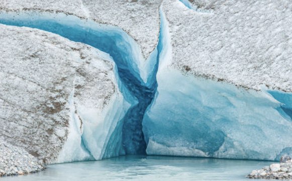 Antarctic Ice Shelf Could Disintegrate Within 10 Years, Scientists Warn
