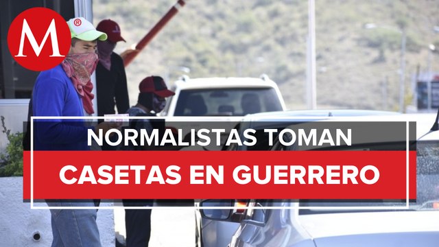 Normalistas de Ayotzinapa toman la caseta de la Autopista del Sol