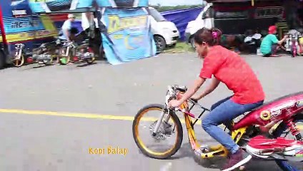 pembalap wanita cantik setting sesuka hati