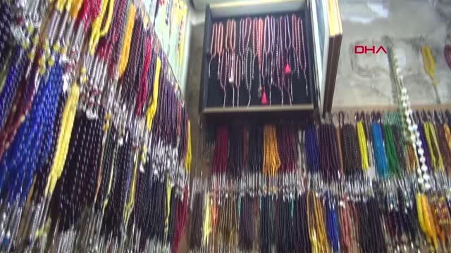 HOBİ OLARAK BAŞLADIĞI TESPİH MESLEĞİ OLDU