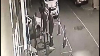 ESENLER'DE İŞÇİ KIYAFETİ GİYİP YERALTI İNTERNET KABLOLARINI BÖYLE ÇALDILAR