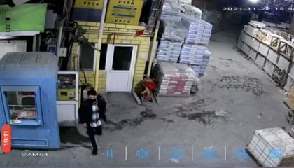 İstanbul'da güpegündüz oto hırsızlığı: Babası haberlerde gördüğü oğlunu yakalattı