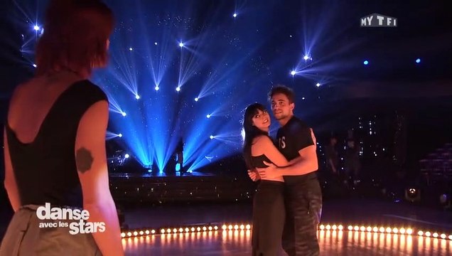 Danse avec les stars Saison 6 - Olivier Dion ajoute une pose menton-menton à sa chorégraphie ! (EN)