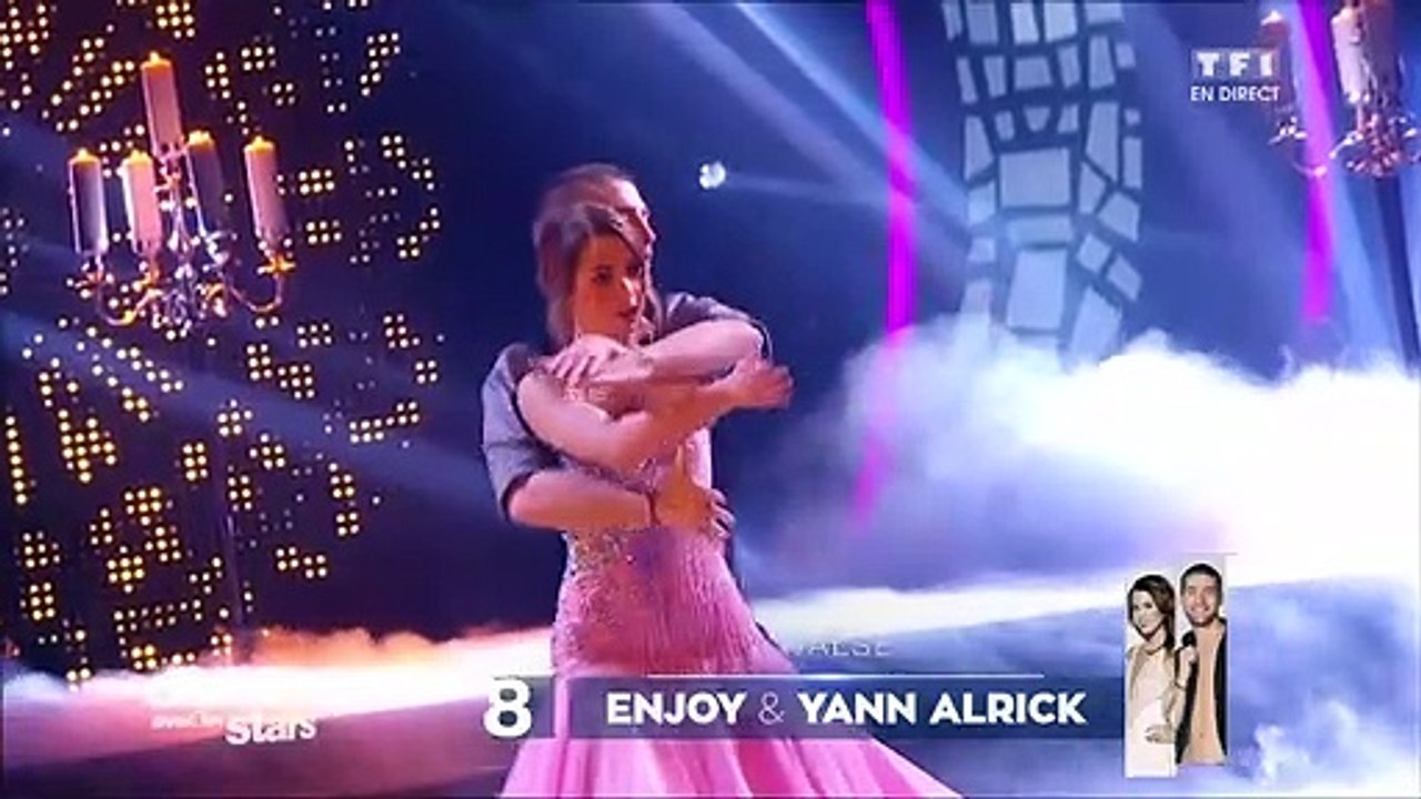 Danse avec les stars Saison 6 - EnjoyPhoenix valse sur la reprise du "Hallelujah" de Jeff Buckley par Alexandra Burke (EN)