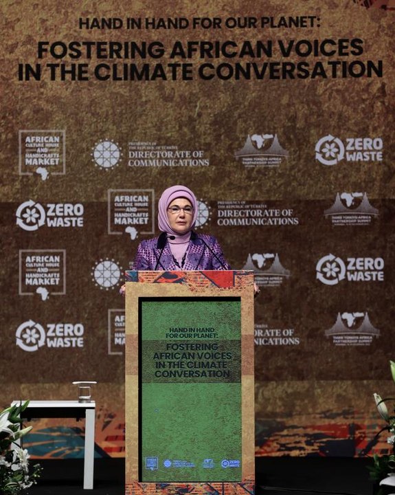 Emine Erdoğan: "2023 hedefimiz, sıfır atığı Türkiye'de yaygınlaştırmaktır"Cumhurbaşkanı Recep Tayyip Erdoğan'ın eşi Emine Erdoğan TürkiyeAfrika...