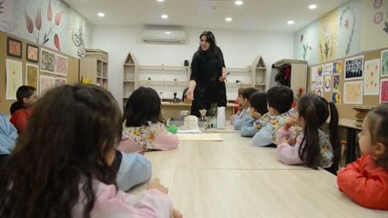 DİYARBAKIR - Minik eller ebru kursuyla hayallerini suya resmediyor