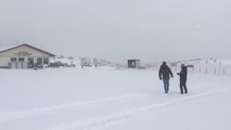 Keltepe Kayak Merkezi'nde kar kalınlığı 50 santimetreye ulaştı (2)