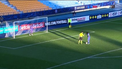 Le tir au but complètement raté de Larouci qui envoie Nancy en 16es