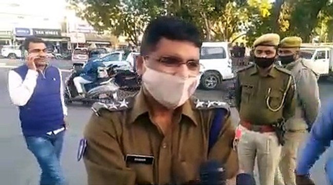 दिन दहाड़े पुलिस सुरक्षा में एक बंदी की गोलियों से भून कर दी हत्या, महिला व एक अन्य बंदी सुरक्षित