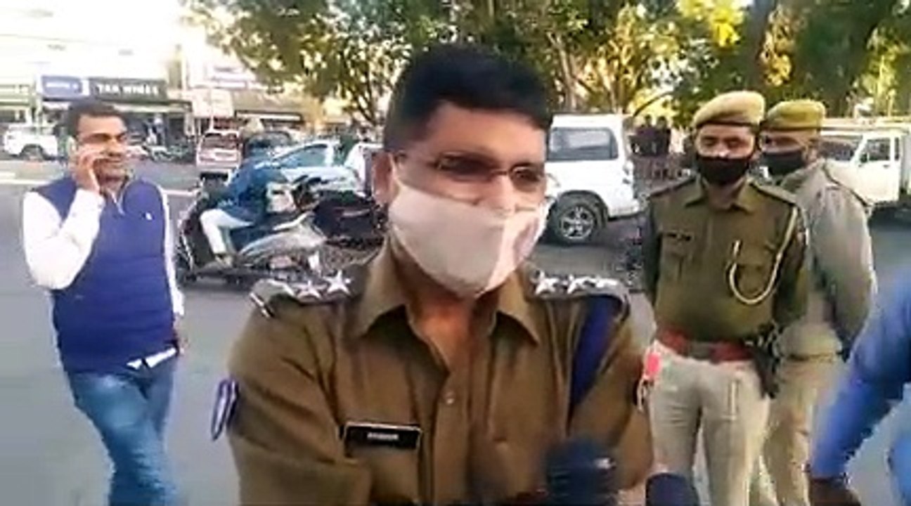दिन दहाड़े पुलिस सुरक्षा में एक बंदी की गोलियों से भून कर दी हत्या,  महिला व एक अन्य बंदी सुरक्षित