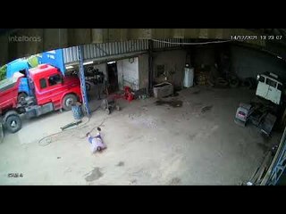 Mechanical Failure Drives Truck Into Repair Shop