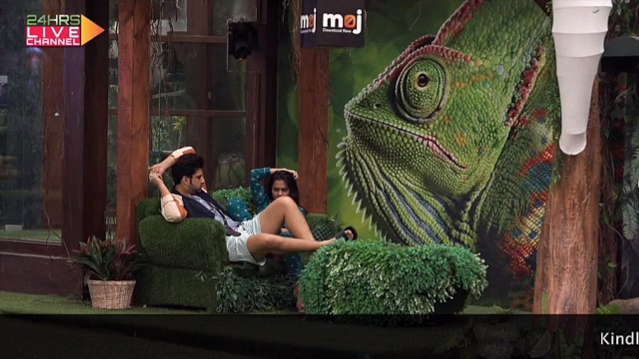 Bigg Boss 15 Live | Tejasswi Ne Karan Ko Di Waxing Tips