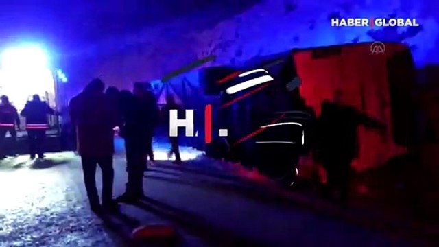 Kars-Erzurum kara yolunda yolcu otobüsü devrildi! 4 kişi öldü, 18 kişi yaralandı