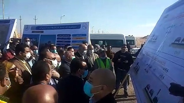 وزير النقل يتفقد ازدواج طريق قنا - الأقصر الصحراوى الشرقى