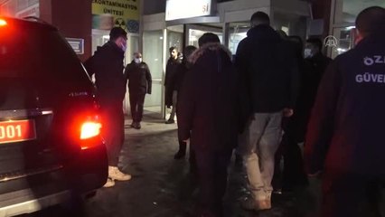 Kars Valisi Öksüz hastanede yaralıları ziyaret etti