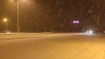 Konya-Antalya kara yolunda kar yağışı etkili oluyor