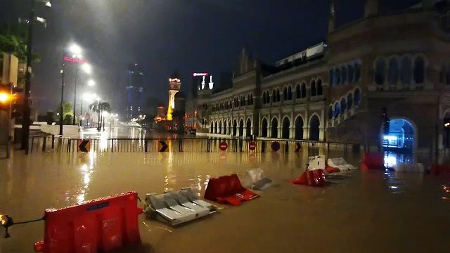 Floods in KL Dataran Merdeka