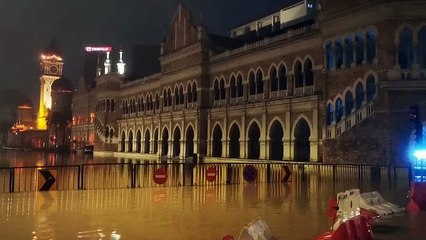 Floods in KL Dataran Merdeka2