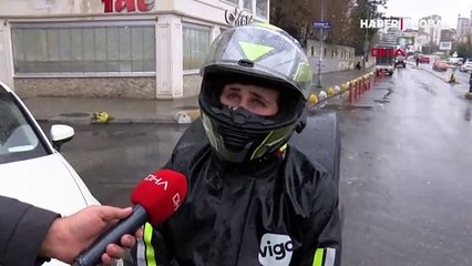 Kadıköy'de köpeğin kovaladığı motokurye böyle kaza yaptı