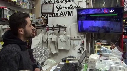 Esenyurt'ta terlik ve kova çalan kadın kameralara yansıdı