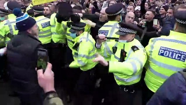 Corona: Zehntausende demonstrieren in Europa gegen Masken und Impfpflicht