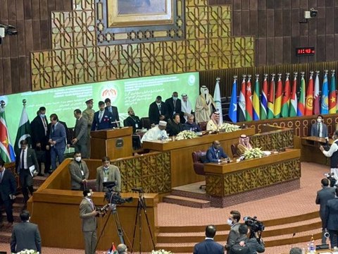 Bakan Çavuşoğlu: Afgan kardeşlerimizle dayanışmamız bizim için ahlaki bir sorumluluk ve dini bir görevdir Afganistan'da insani ve ekonomik kriz göç...