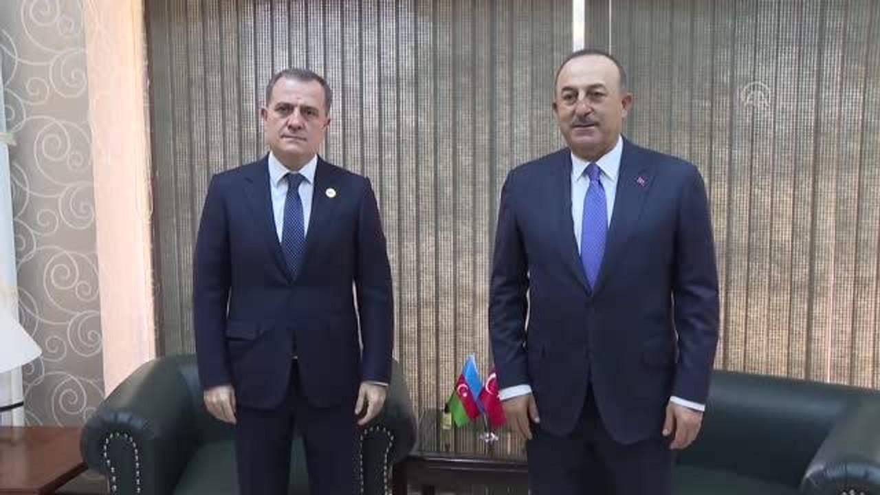 İSLAMABAD - Çavuşoğlu, Azerbaycanlı mevkidaşı Bayramov ile Pakistan'da bir araya geldi