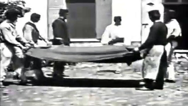 El salto de la manta (1895)