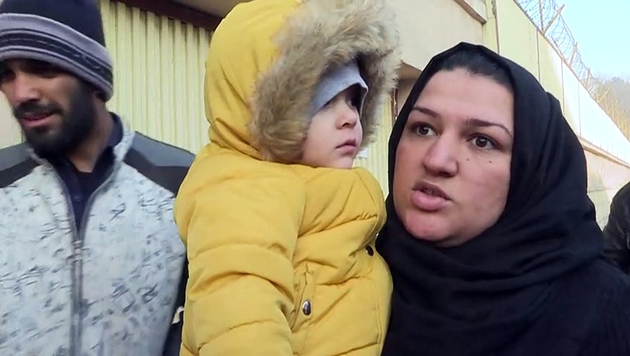 Kabul: Schlangestehen für Reisepässe