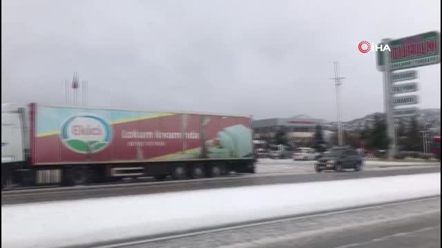 Antalya'dan karın geçit vermediği tır sürücülerinin bekleyişi sürüyor
