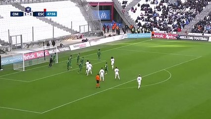 Un puissant coup de casque et Milik trouve la barre