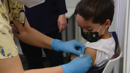 España estudiará medidas ante la sexta ola de covid a 48 horas de Nochebuena