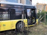 Ataşehir'de freni patlayan İETT otobüsü kaza yaptı