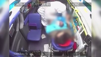 코로나19 재택치료 임신부, 병상 없어 구급차서 출산 / YTN