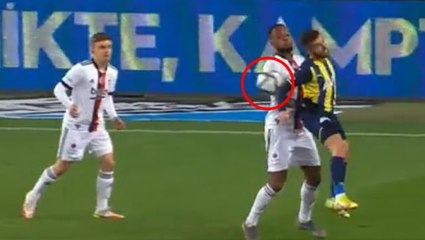 Dev derbide Beşiktaşlılara saç baş yolduran an! Fırat Aydınus'a öfkeleri çok büyük