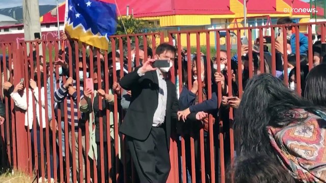 Los dos candidatos chilenos votan en las elecciones más polarizadas desde 1990