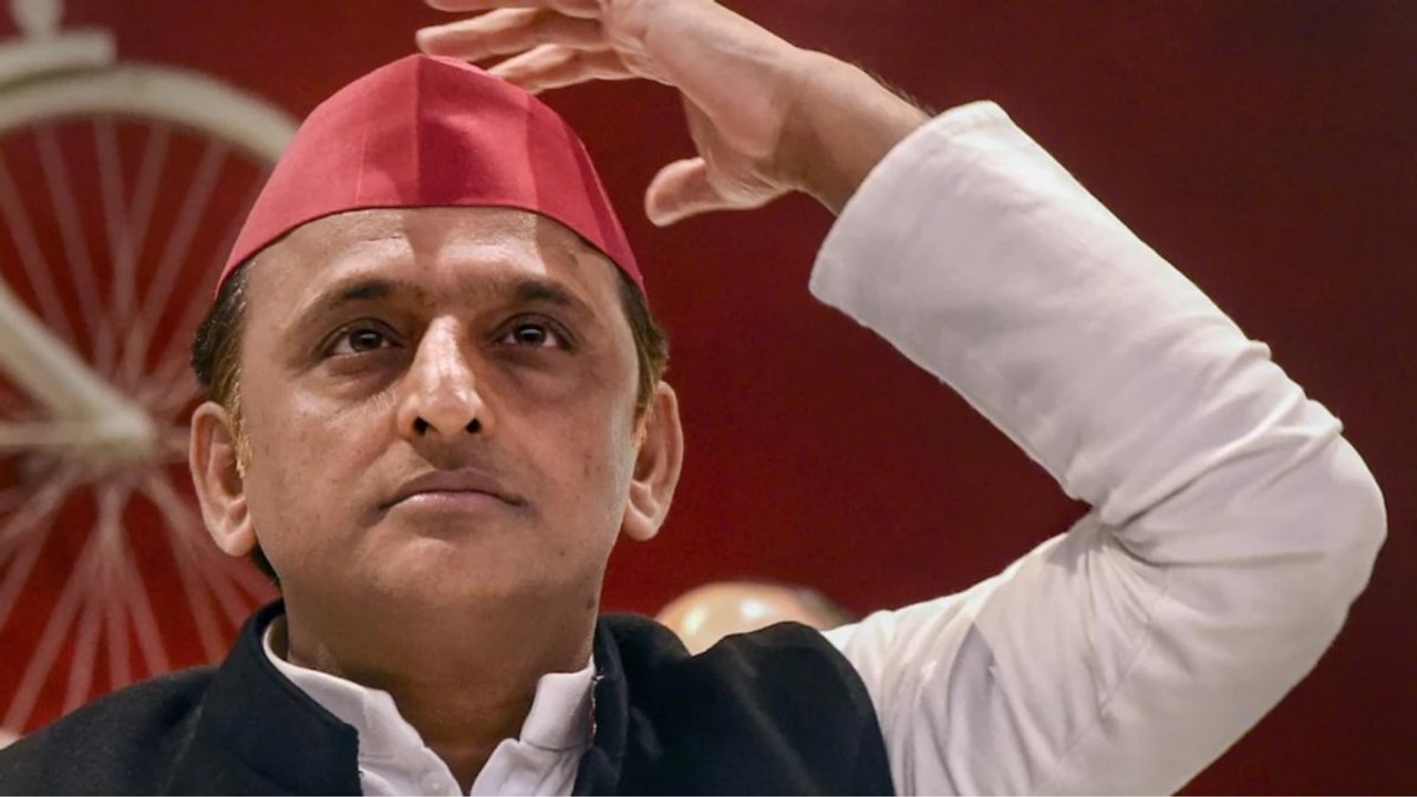 Akhilesh Yadav attacks Yogi over Phone tapping issue