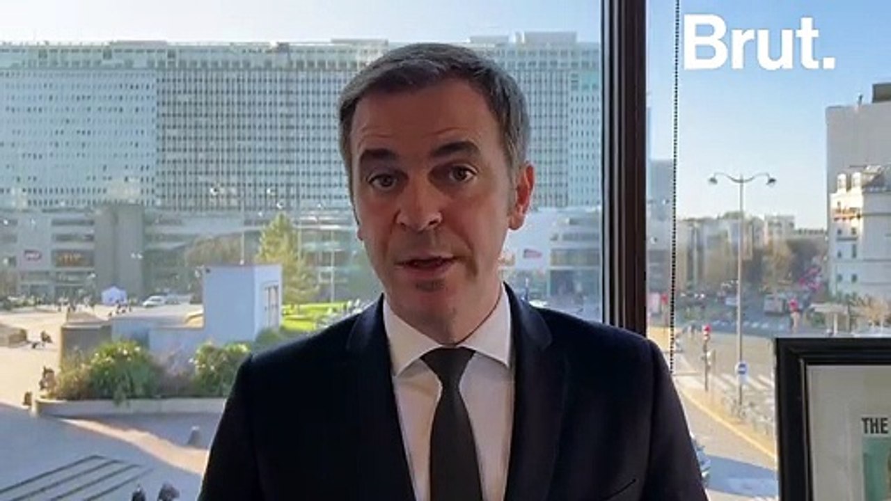 Sin disimulo: El Ministro de Sanidad francés dice lo que es exactamente el pasaporte