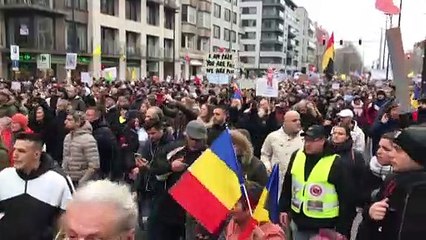 Covid-19: Lockdown στην Ολλανδία; Βόλτα Ολλανδών για ψώνια στο Βέλγιο!