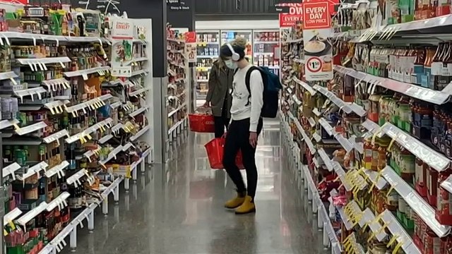 Victoria decides against reimposing restrictions despite Omicron concerns