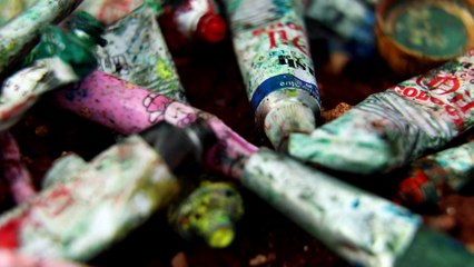 Peindre au milieu des ruines : portrait de Roaa, jeune artiste syrienne