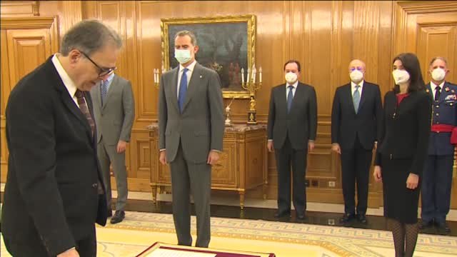 Joan Subirats promete su cargo ante el rey